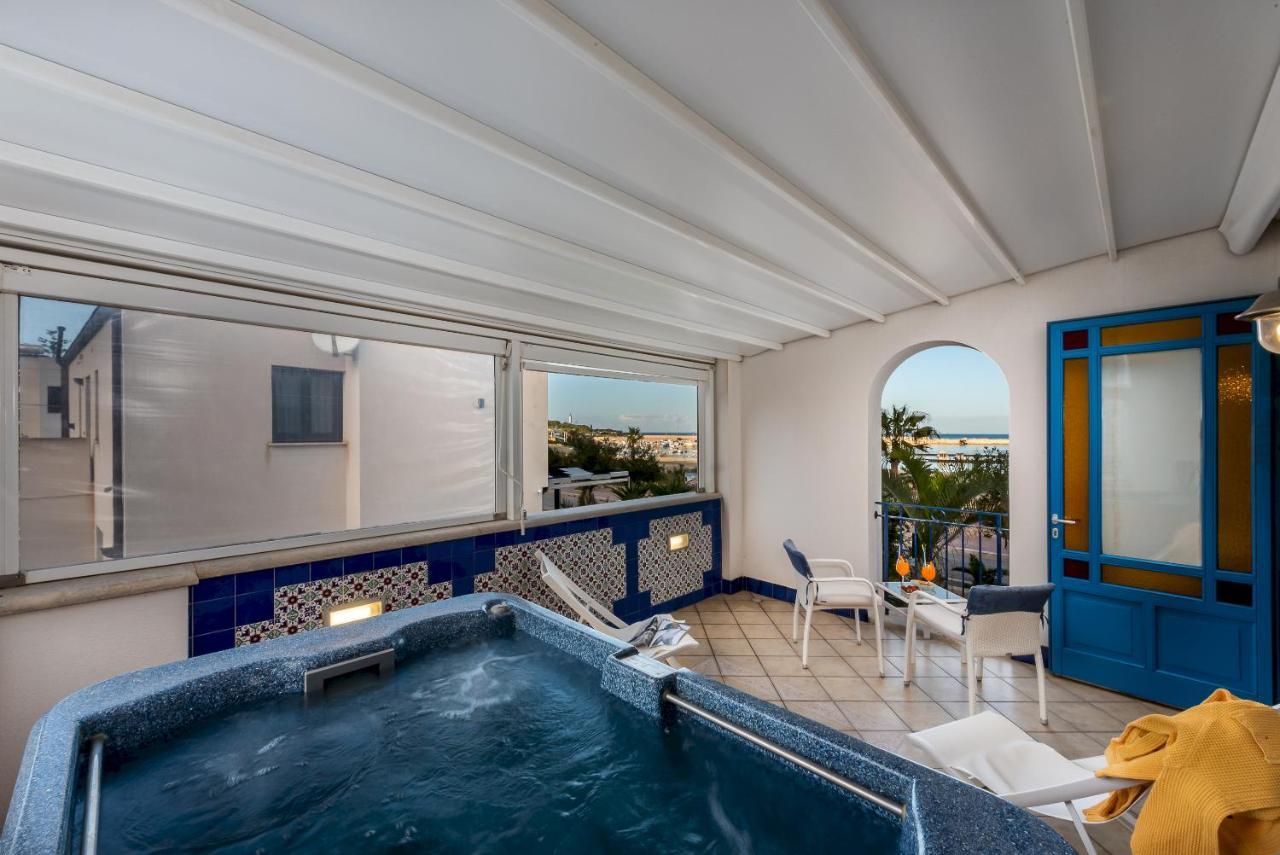 Hotel Ristorante Mediterraneo Faro Сан Вито ло Капо Екстериор снимка