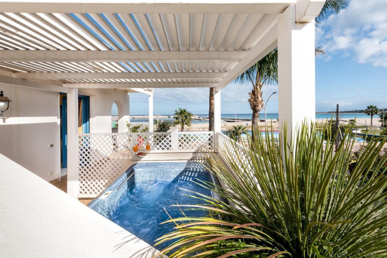 Hotel Ristorante Mediterraneo Faro Сан Вито ло Капо Екстериор снимка