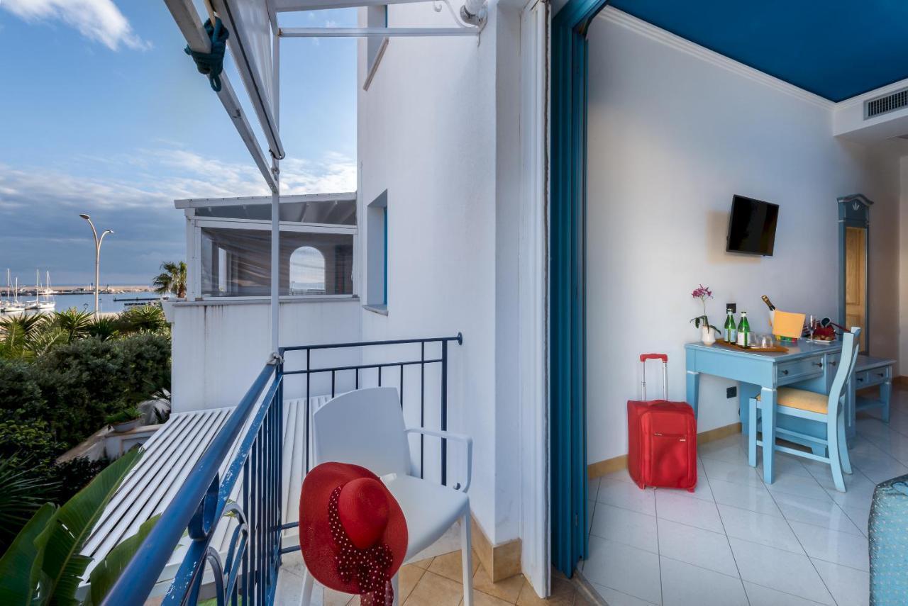 Hotel Ristorante Mediterraneo Faro Сан Вито ло Капо Екстериор снимка