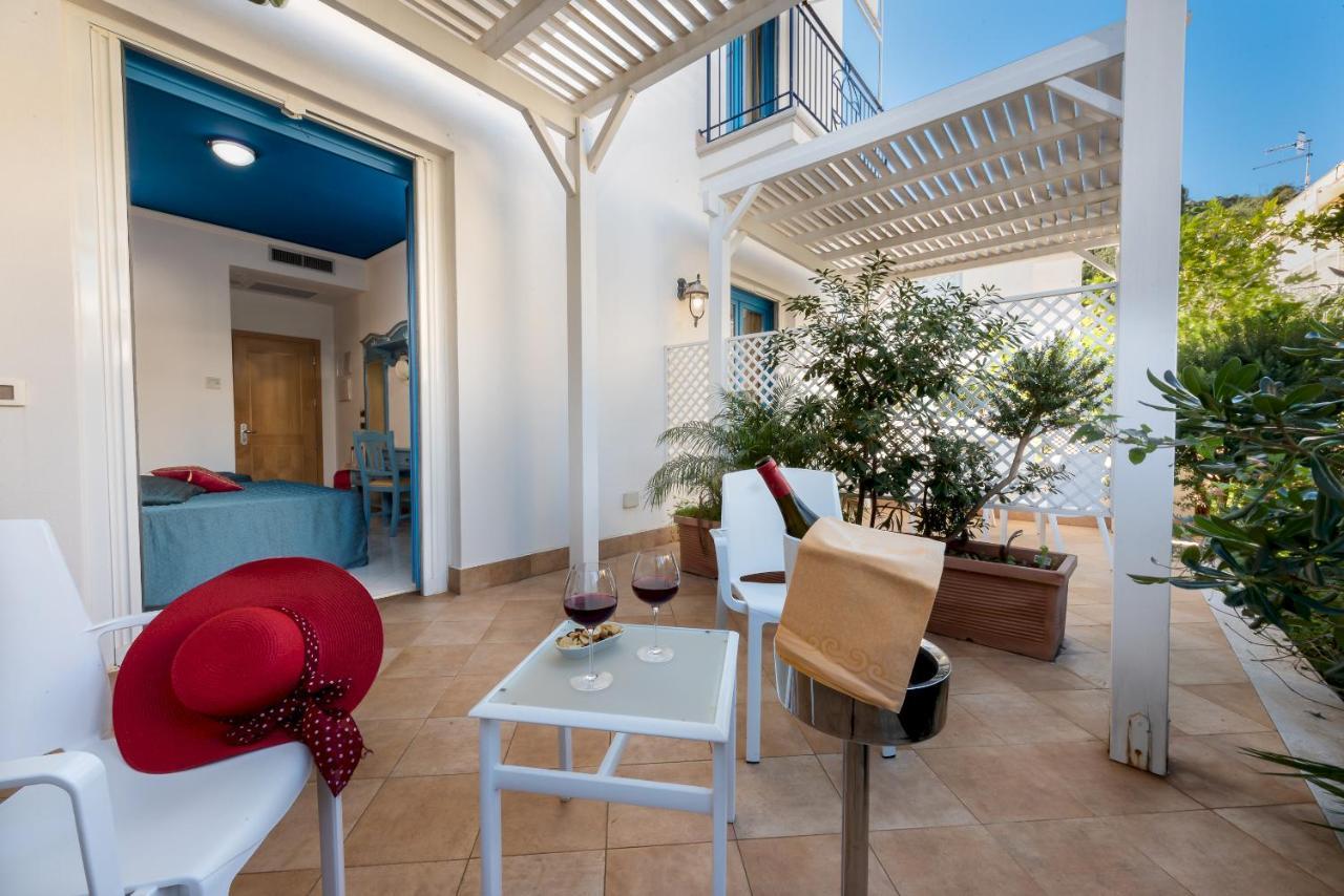 Hotel Ristorante Mediterraneo Faro Сан Вито ло Капо Екстериор снимка