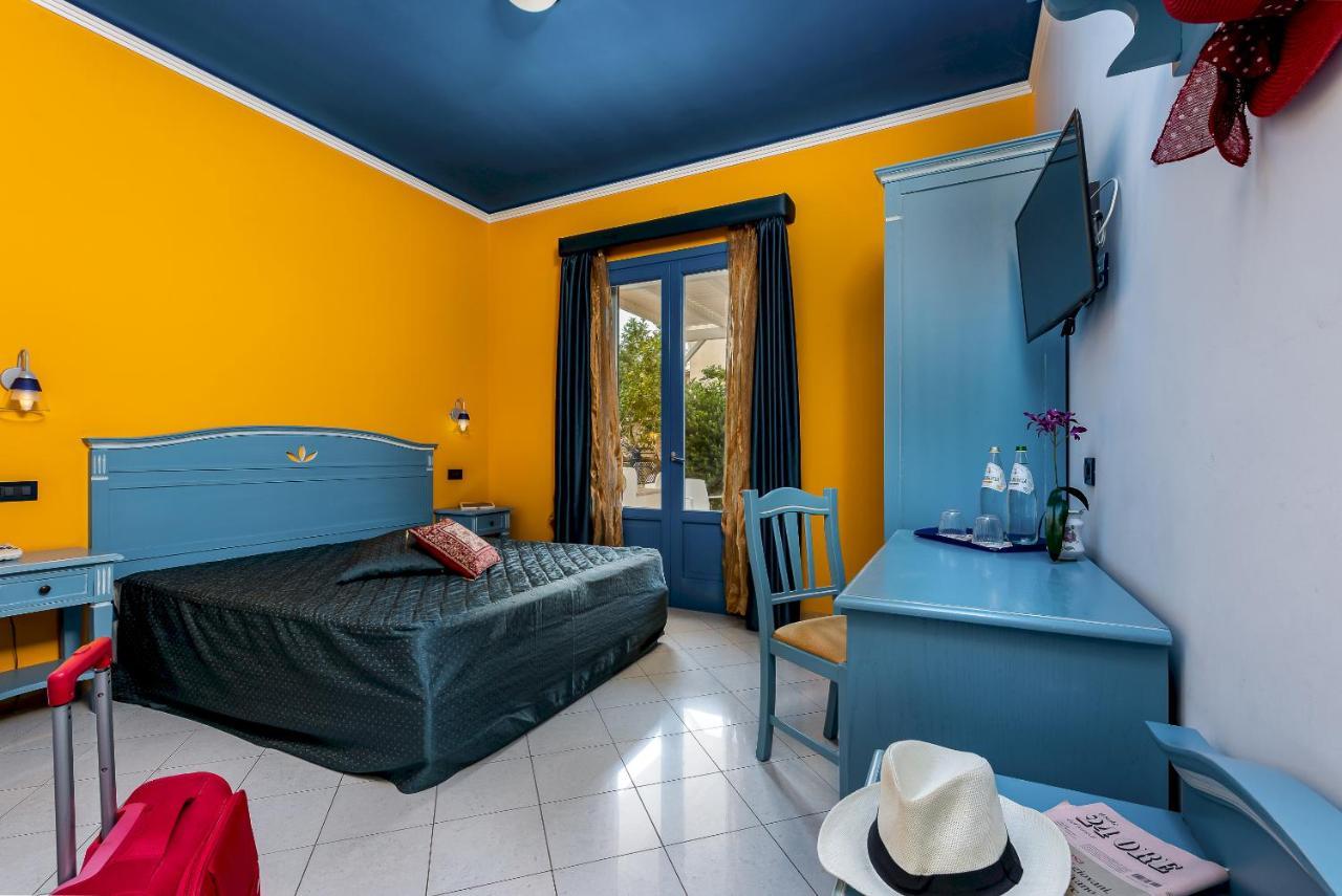Hotel Ristorante Mediterraneo Faro Сан Вито ло Капо Екстериор снимка