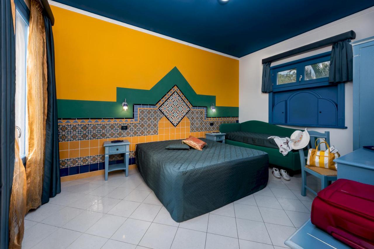 Hotel Ristorante Mediterraneo Faro Сан Вито ло Капо Екстериор снимка
