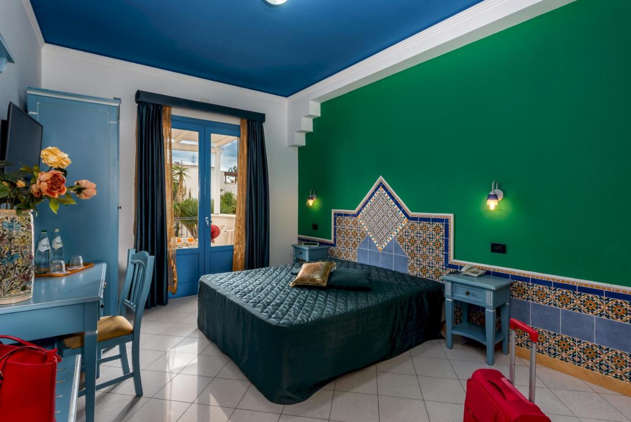 Hotel Ristorante Mediterraneo Faro Сан Вито ло Капо Екстериор снимка