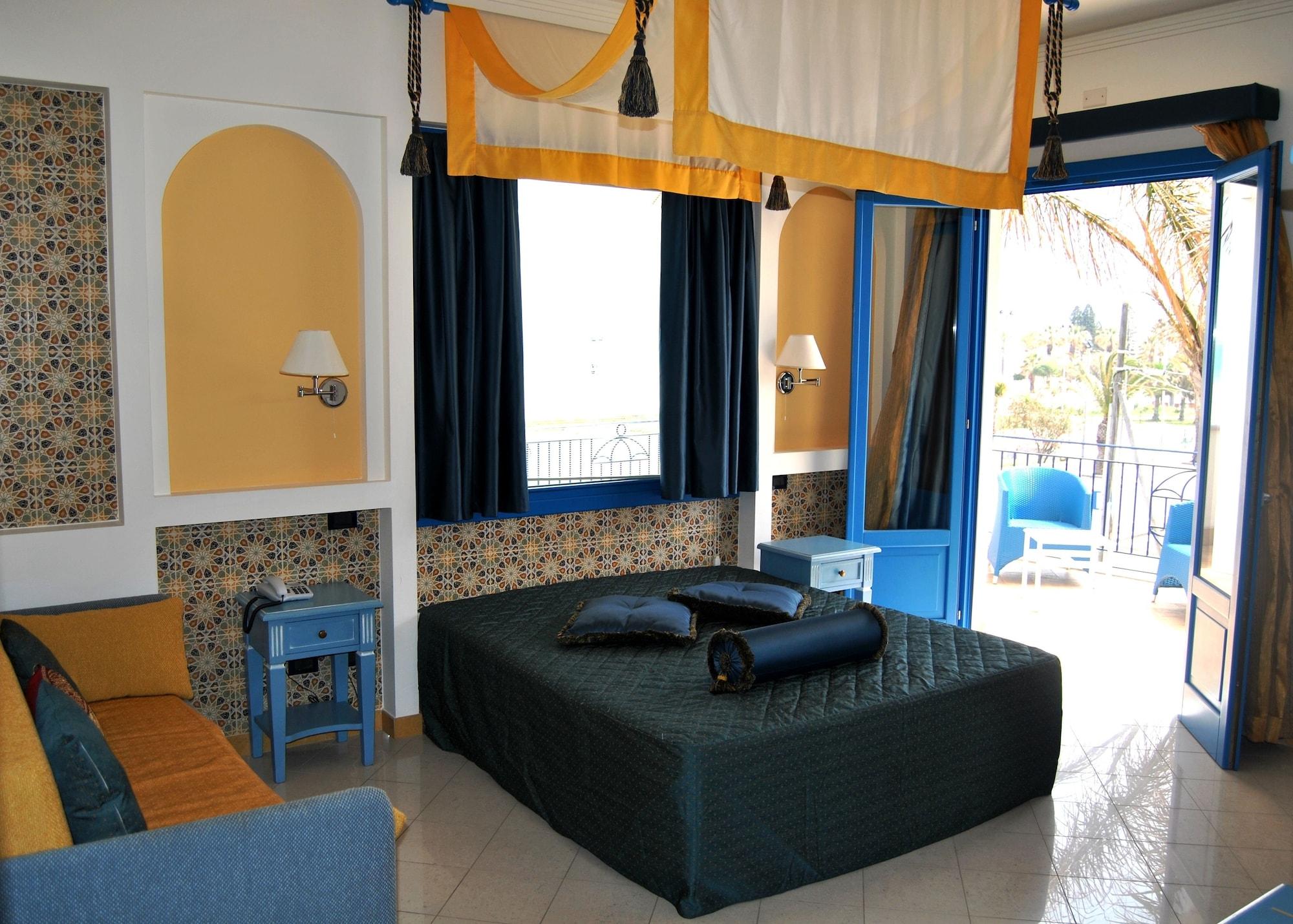 Hotel Ristorante Mediterraneo Faro Сан Вито ло Капо Екстериор снимка