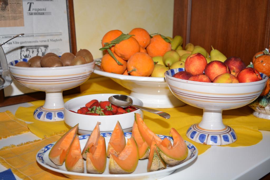 Hotel Ristorante Mediterraneo Faro Сан Вито ло Капо Екстериор снимка