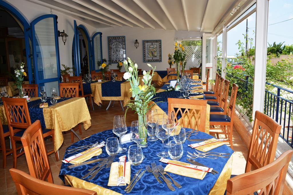Hotel Ristorante Mediterraneo Faro Сан Вито ло Капо Екстериор снимка