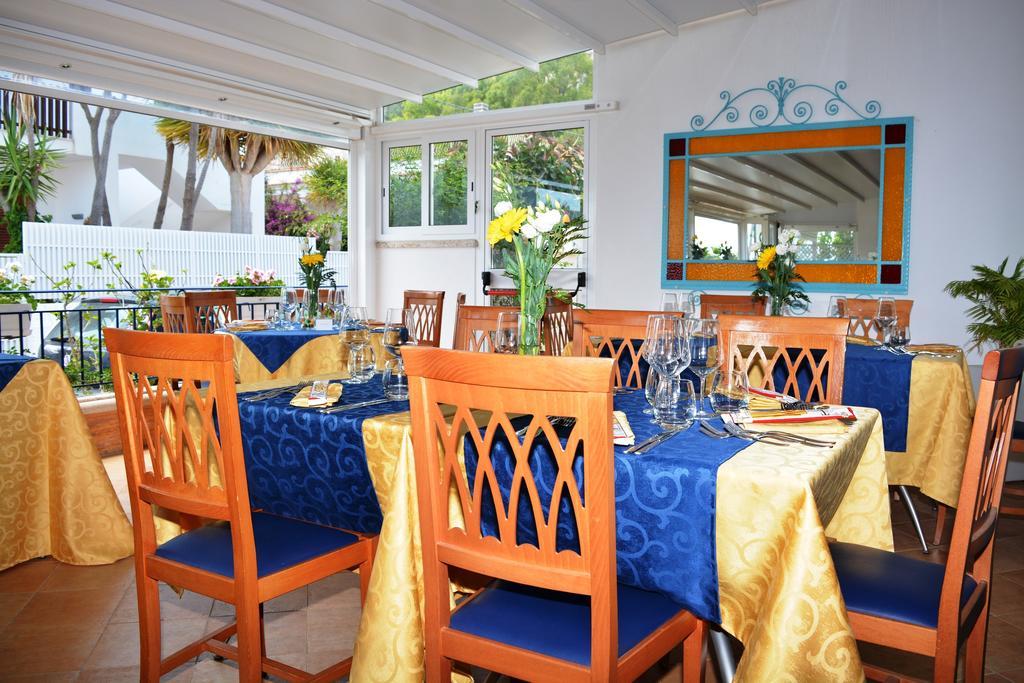 Hotel Ristorante Mediterraneo Faro Сан Вито ло Капо Екстериор снимка