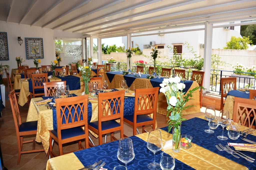 Hotel Ristorante Mediterraneo Faro Сан Вито ло Капо Екстериор снимка