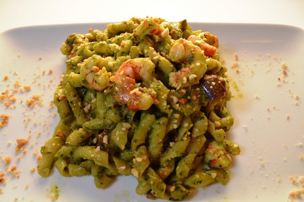 Hotel Ristorante Mediterraneo Faro Сан Вито ло Капо Екстериор снимка