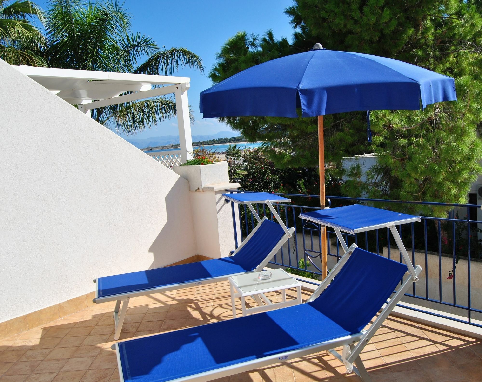 Hotel Ristorante Mediterraneo Faro Сан Вито ло Капо Екстериор снимка